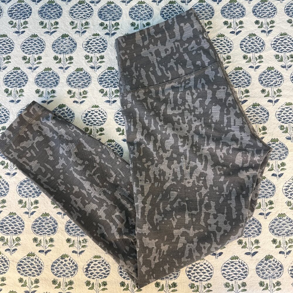 Lululemon 21" Leggings - Size 8